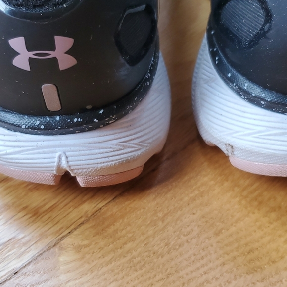 Under Armour Running Shoe Pink/Black - Picture 10 of 12